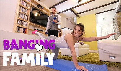 Teen with big ass wants to learn how to squirt